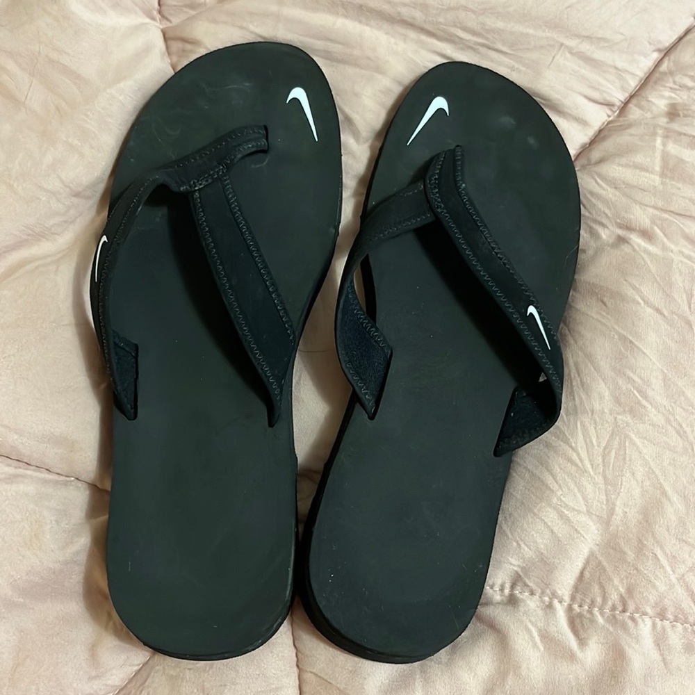 Nike flip flops, Women’s size 9